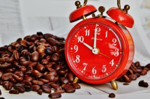 酵素ドリンクを外食後に飲むべき理由とその正しい飲み方は？